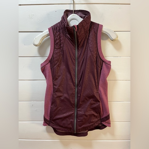 ❣️LULULEMON - Burgundy Rebel Runner Vest - Size 6 - Picture 1 of 10